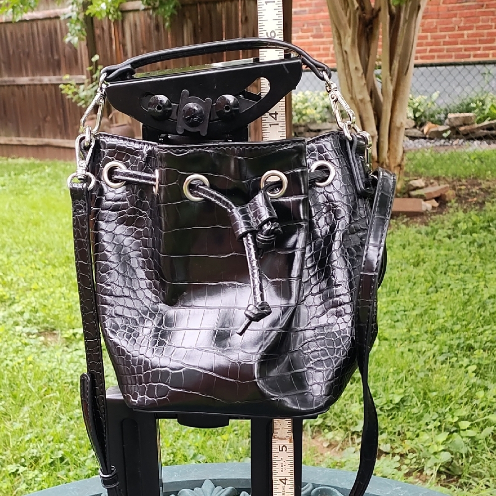 Forever 21 Black Croc-Embossed Bucket Bag